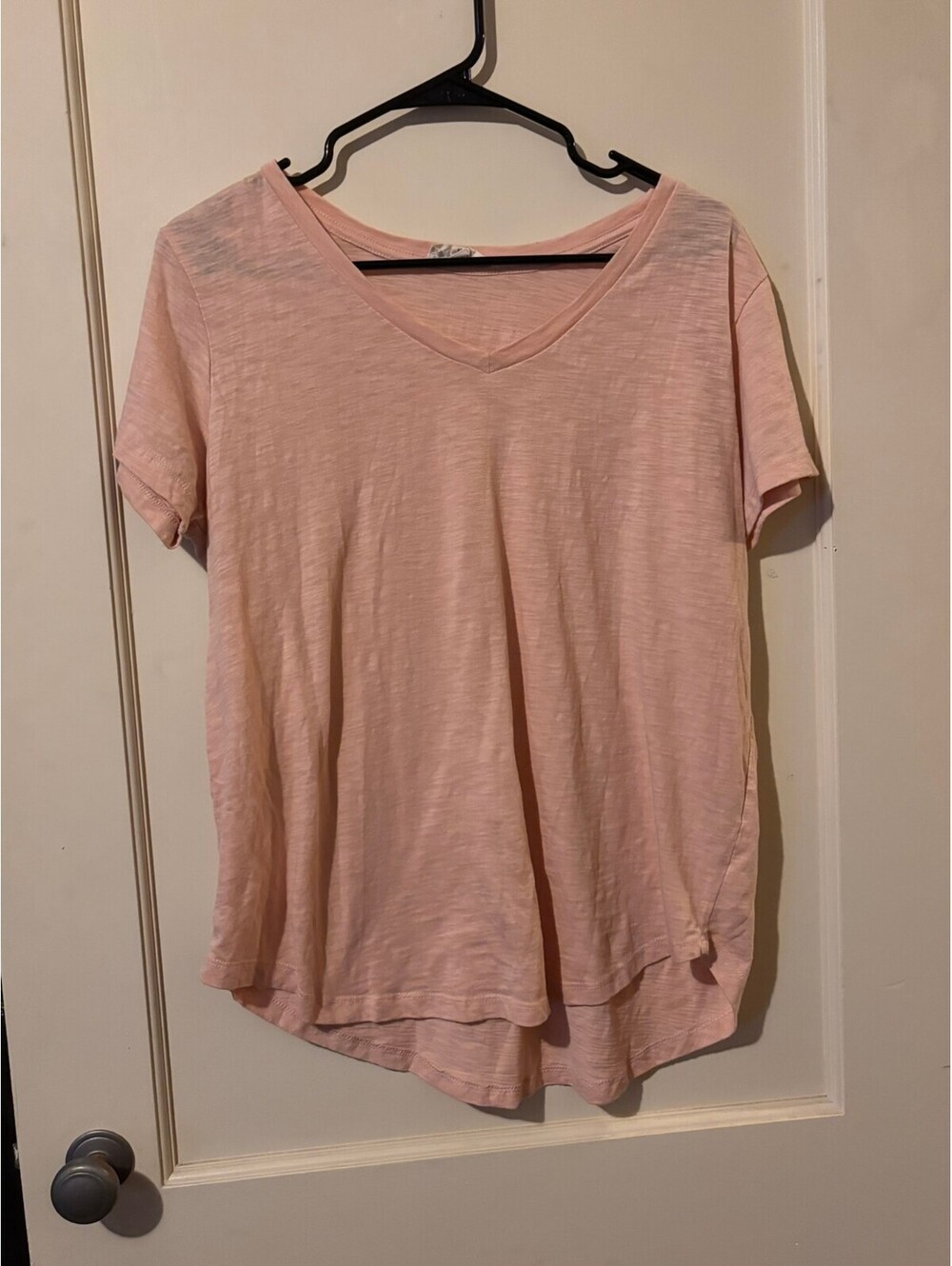 Urban Diction Women's Light Pink V-Neck Short Sleeve T-Shirt XL